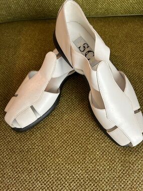 White Leather Women's Elastic Slip-On Comfort  Sandals Size 9